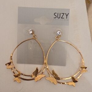 Suzy Shier Gold Butterfly Drop Earrings